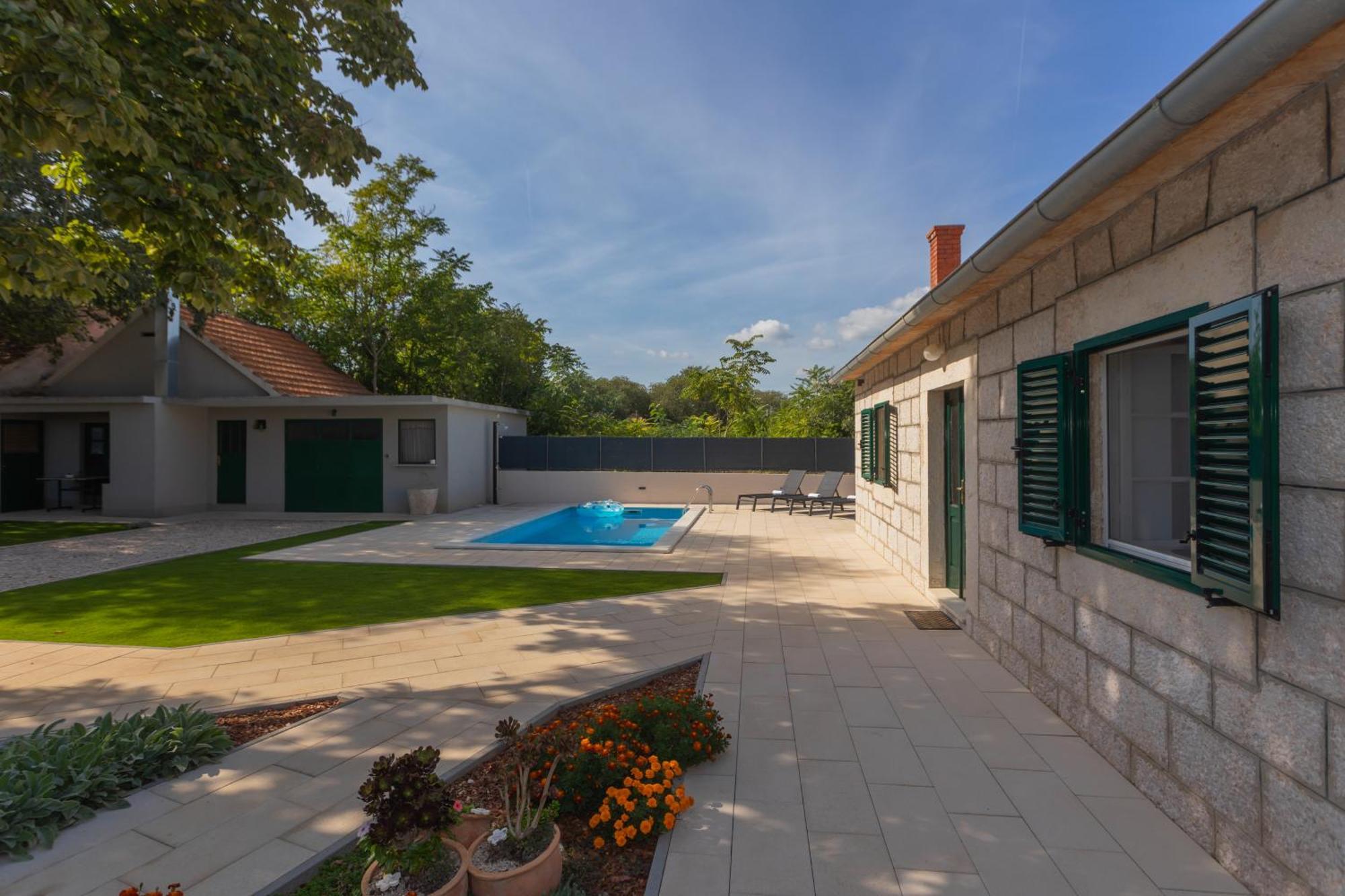 Experience Village Life - Jokini Dvori With Private Pool Pakovo Selo Eksteriør bilde